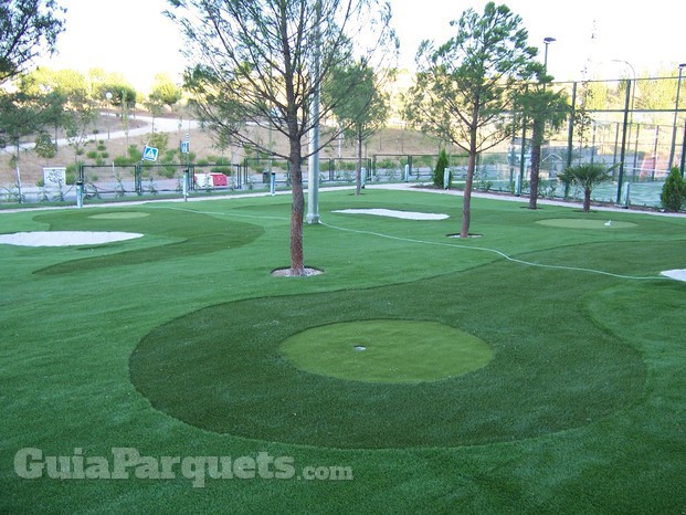 Campo de golf con césped artificial Ecocestal